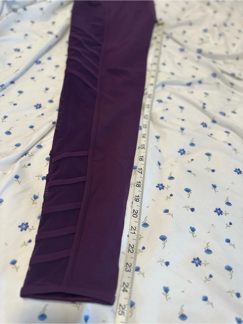 Lululemon Wild and Free purple leggings mesh sides/ pockets strappy detailing.